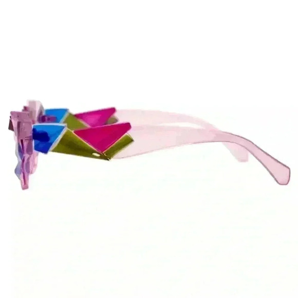 Artsy Retro 50s Exaggerated Cat Eyes Pink Sunglasses with Crystal Gem Cuts - Picture 4 of 9